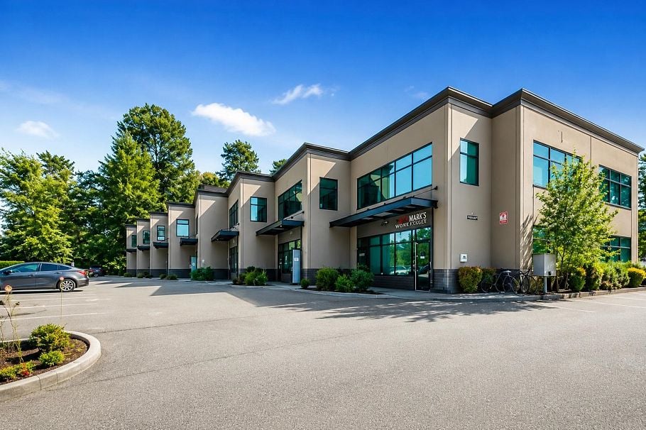 301 1075 W 1st Street North Vancouver, BC - 40