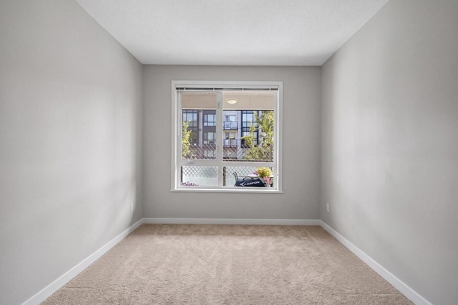 204 2651 Library Lane North Vancouver, BC - 15
