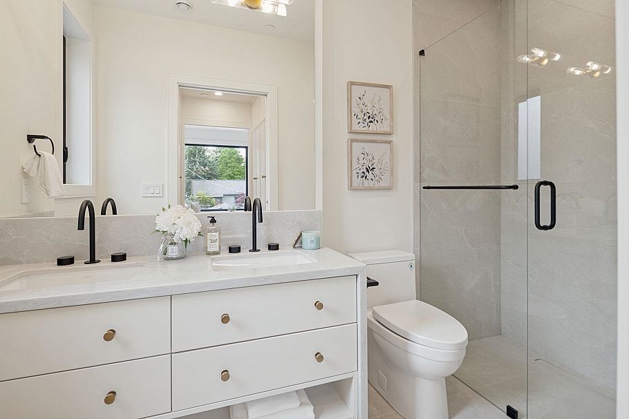 2 3036 W 13th Avenue Vancouver, BC - 23