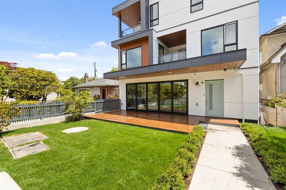 A 4260 Sophia Street Vancouver, BC - 2