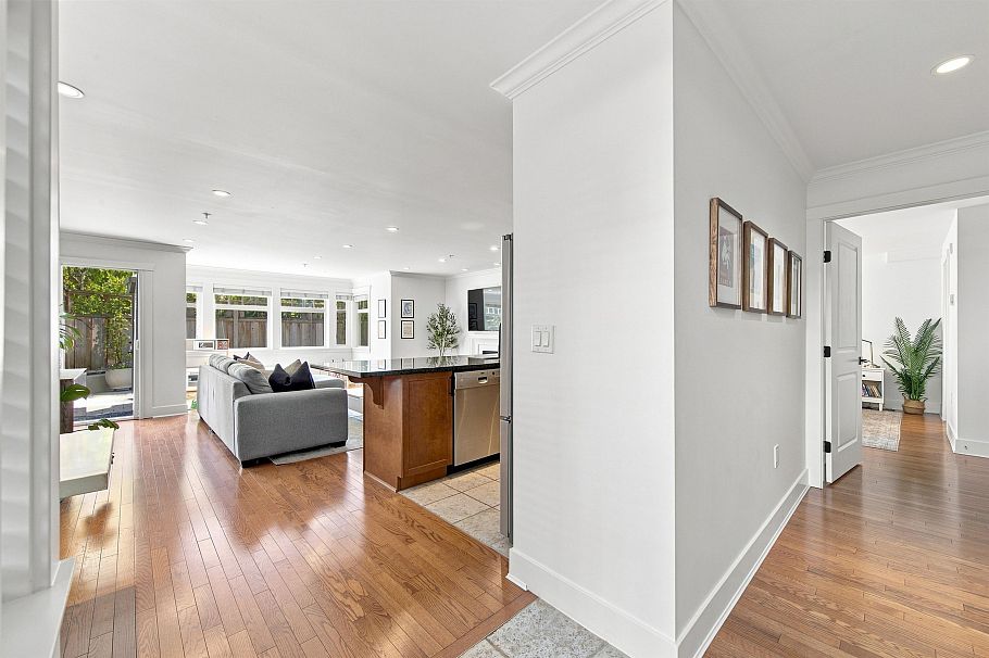 2460 Sasamat Street Vancouver, BC - 8