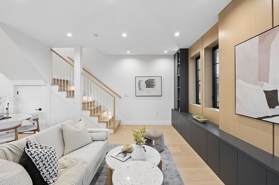 588 E 10th Avenue Vancouver, BC - 6