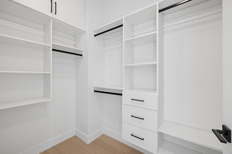 588 E 10th Avenue Vancouver, BC - 31