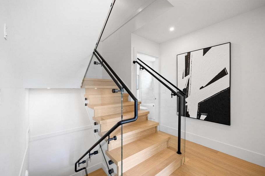 B 4260 Sophia Street Vancouver, BC - 25