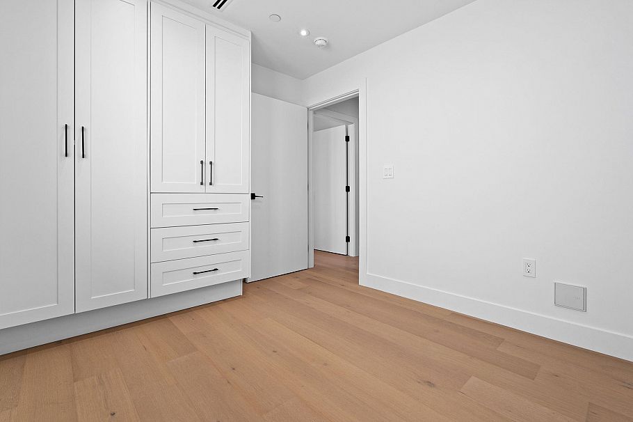 1 4463 Walden Street Vancouver, BC - 19