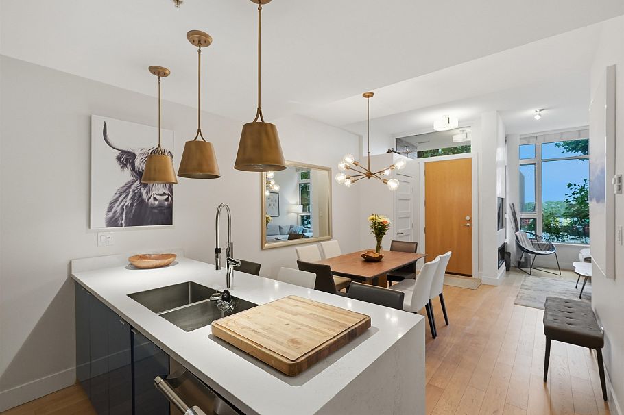 288 E 11th Avenue Vancouver, BC - 6