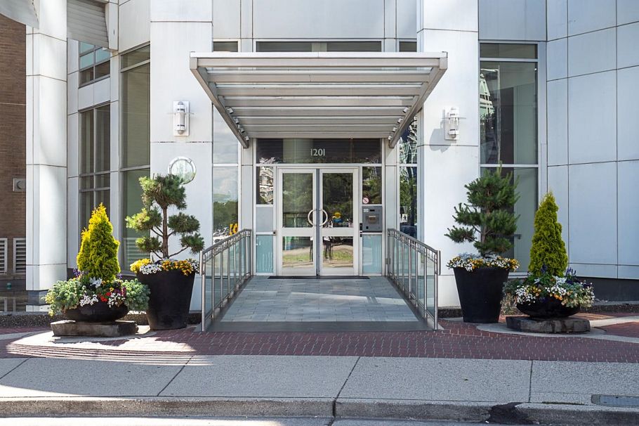 505 1201 Marinaside Crescent Vancouver, BC - 3