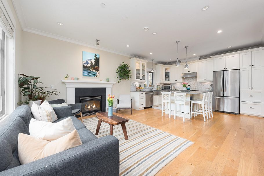 945 E 21st Avenue Vancouver, BC - 2