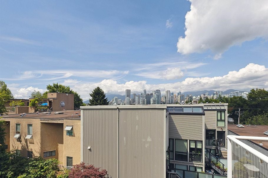 105 953 W 8th Avenue Vancouver, BC - 9
