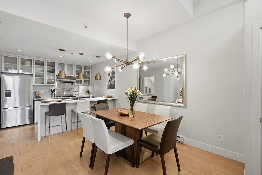288 E 11th Avenue Vancouver, BC - 4