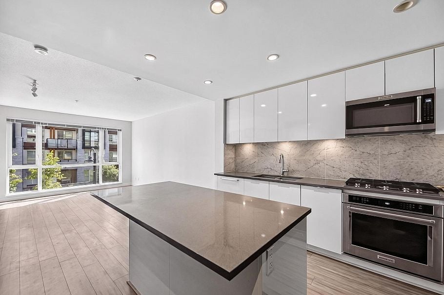 204 2651 Library Lane North Vancouver, BC - 4