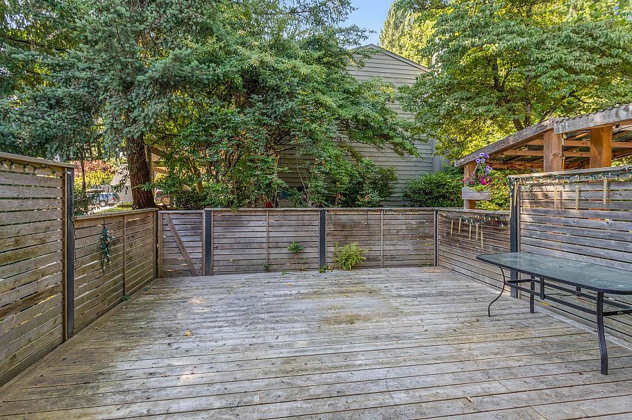 65 1930 Cedar Village Crescent North Vancouver, BC - 9