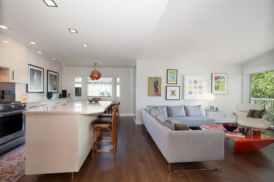 301 1696 W 10th Avenue Vancouver, BC - 1