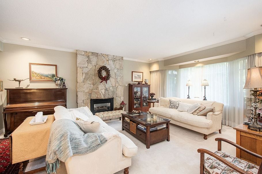 4594 Teviot Place North Vancouver, BC - 5
