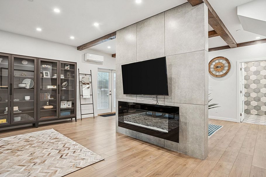 933 Mclean Drive Vancouver, BC - 4
