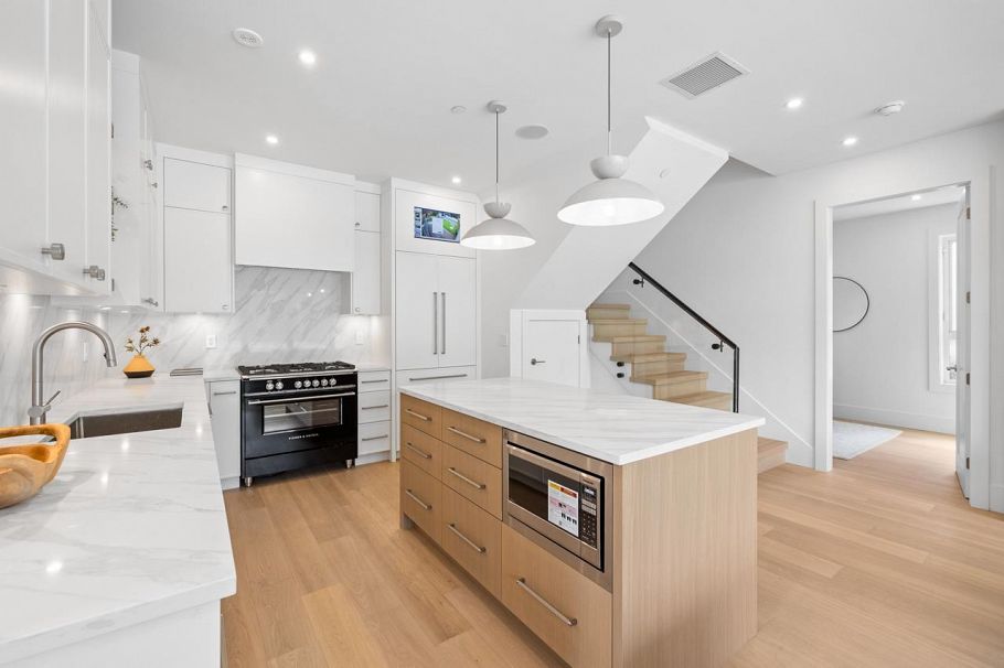 A 4260 Sophia Street Vancouver, BC - 12
