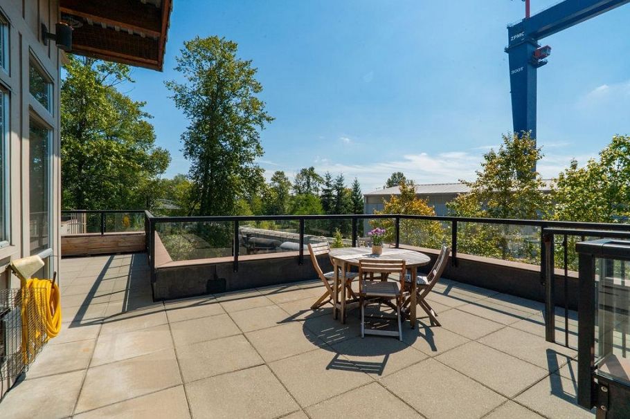 301 1075 W 1st Street North Vancouver, BC - 39