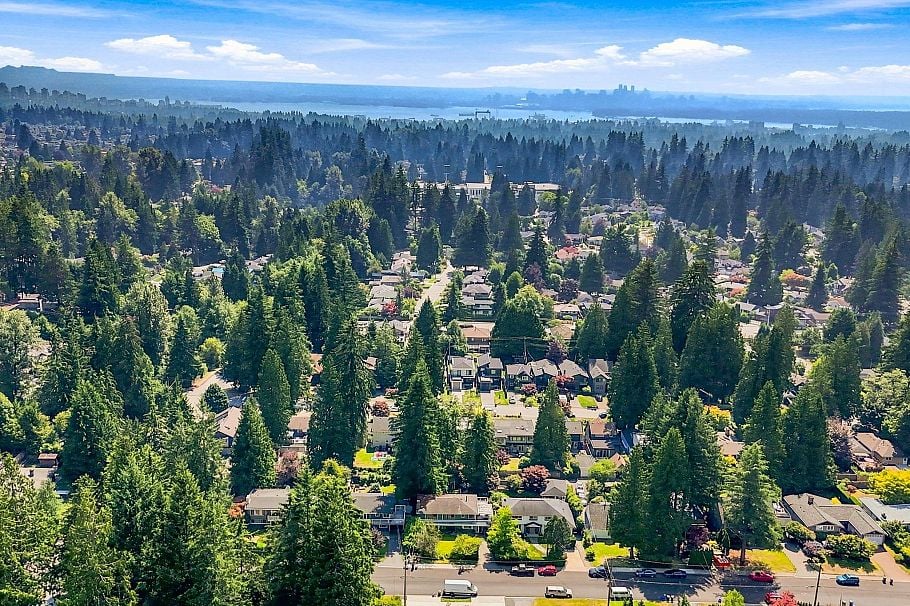 1033 Clements Avenue North Vancouver, BC - 31