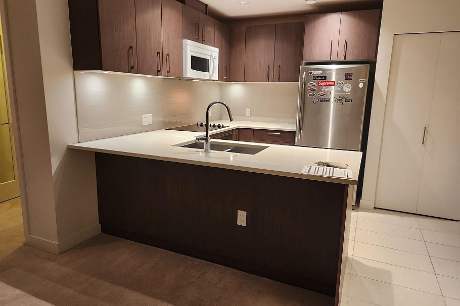 301 5981 GRAY AVENUE, Vancouver BC V6S 0G1 Vancouver, BC - 1