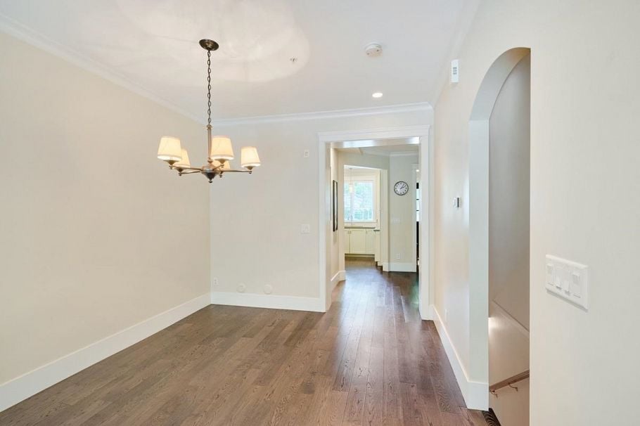 5483 Dunbar Street Vancouver, BC - 5
