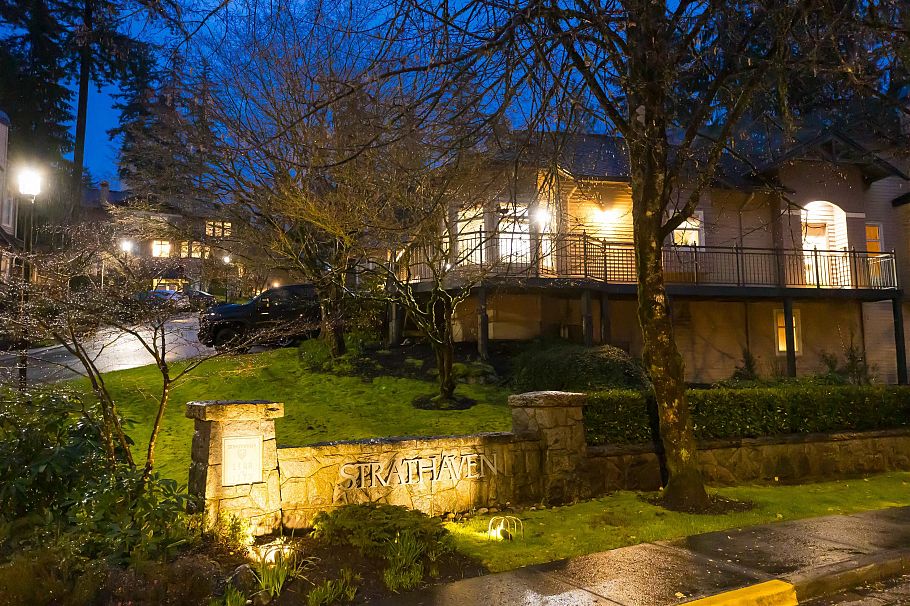 1102 Strathaven Drive North Vancouver, BC - 1