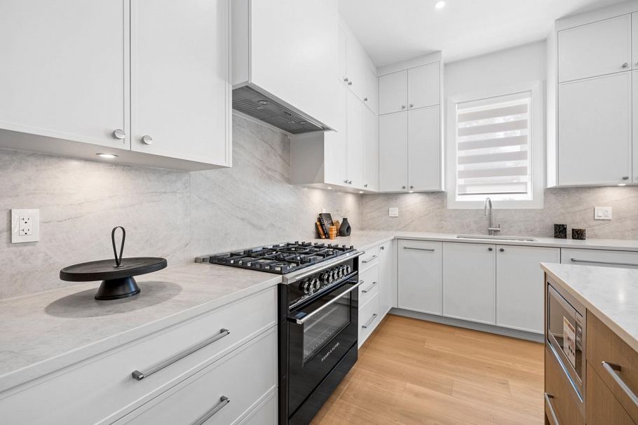 A 4258 Sophia Street Vancouver, BC - 16