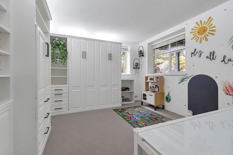 1102 Strathaven Drive North Vancouver, BC - 16