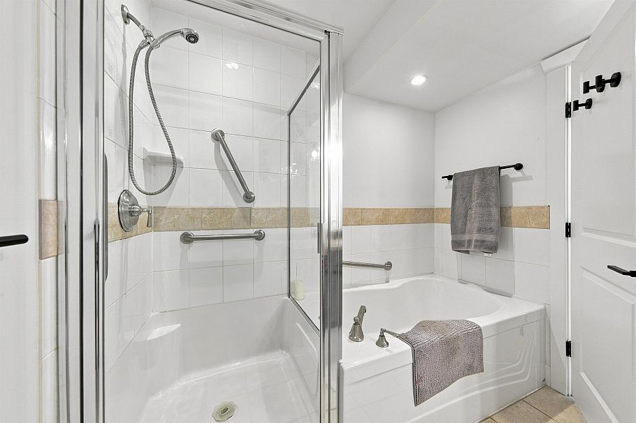 2460 Sasamat Street Vancouver, BC - 16