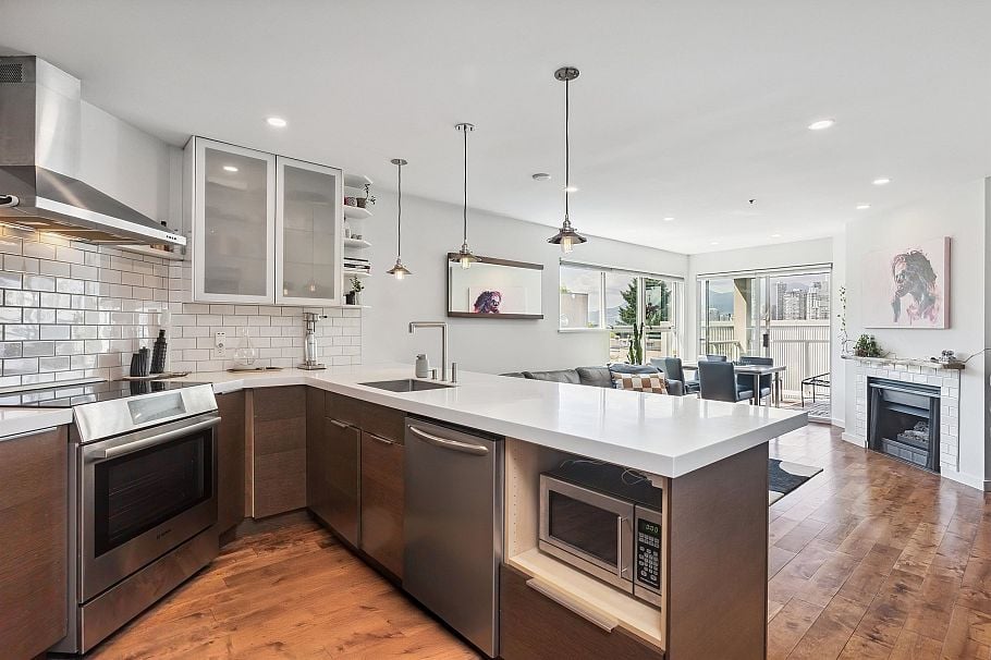 105 953 W 8th Avenue Vancouver, BC - 11