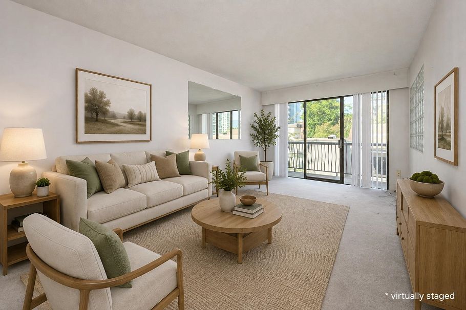 302 214 E 15th Street North Vancouver, BC - 2
