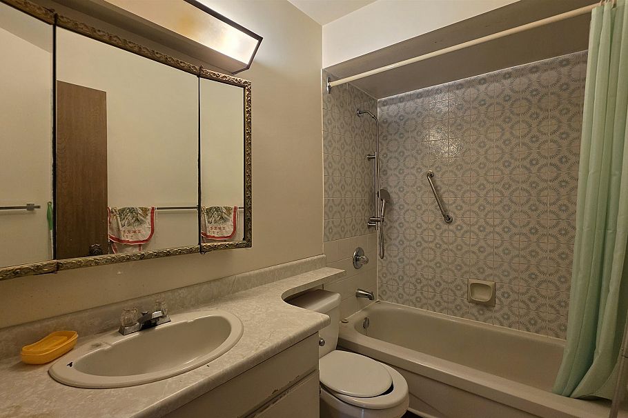 406 1717 Haro Street Vancouver, BC - 6