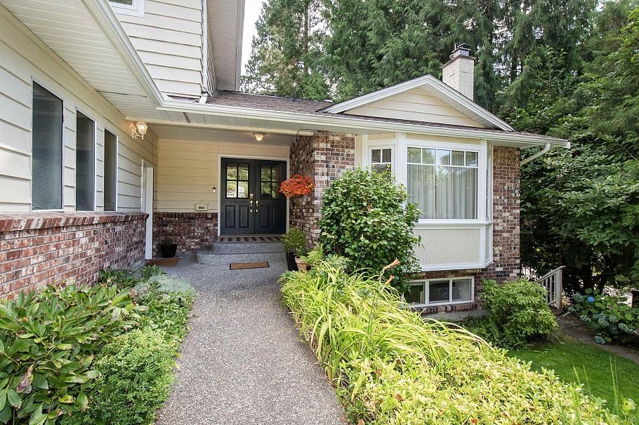 4594 Teviot Place North Vancouver, BC - 2