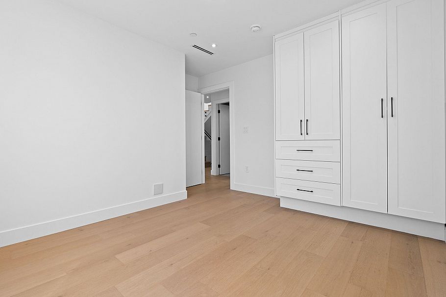 1 4463 Walden Street Vancouver, BC - 18