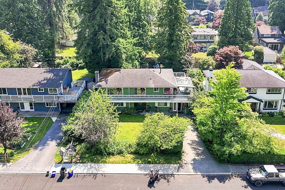 1033 Clements Avenue North Vancouver, BC - 2