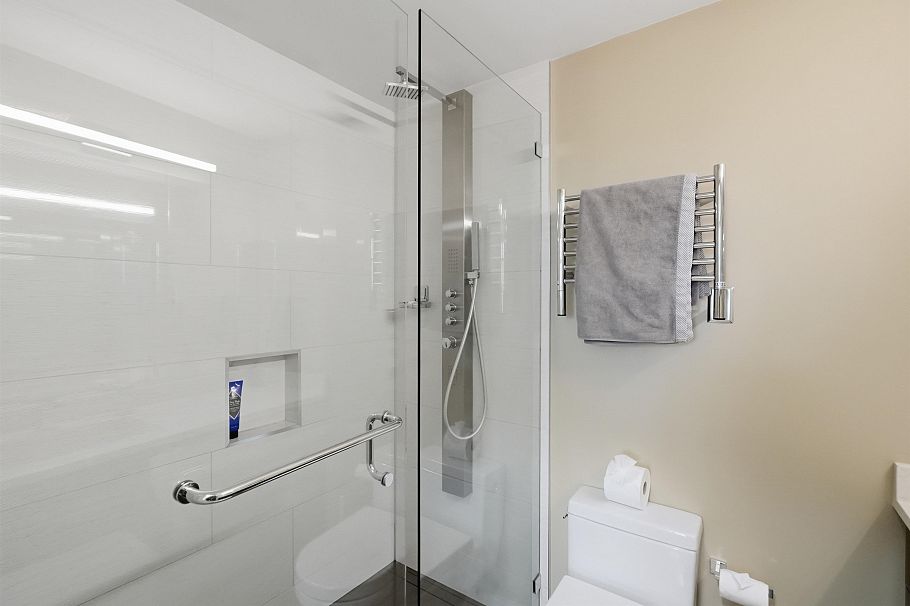 288 E 11th Avenue Vancouver, BC - 29