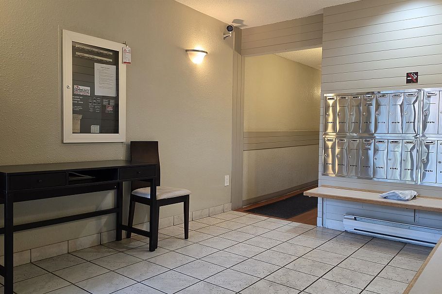 406 1717 Haro Street Vancouver, BC - 14