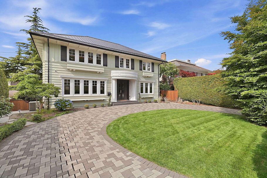 1407 W 33rd Avenue Vancouver, BC - 2