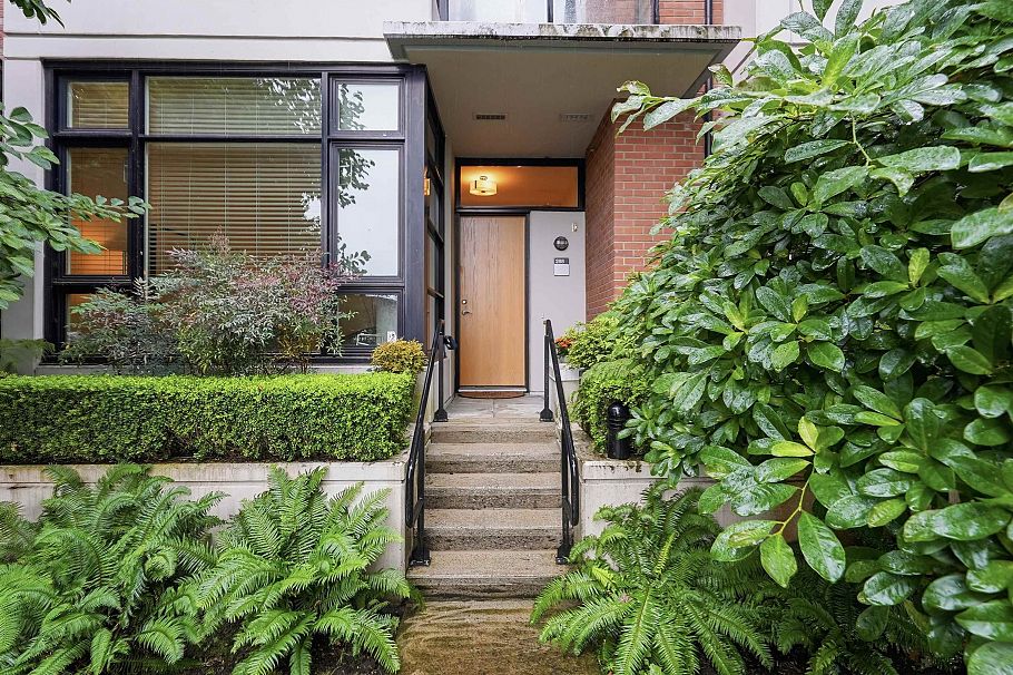 288 E 11th Avenue Vancouver, BC - 1