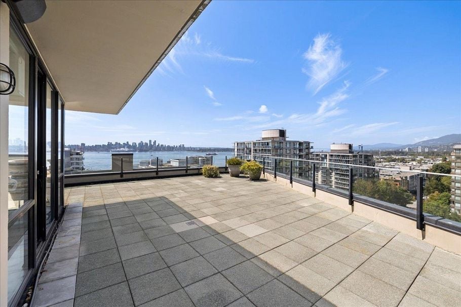 PH2 124 W 1st Street North Vancouver, BC - 20