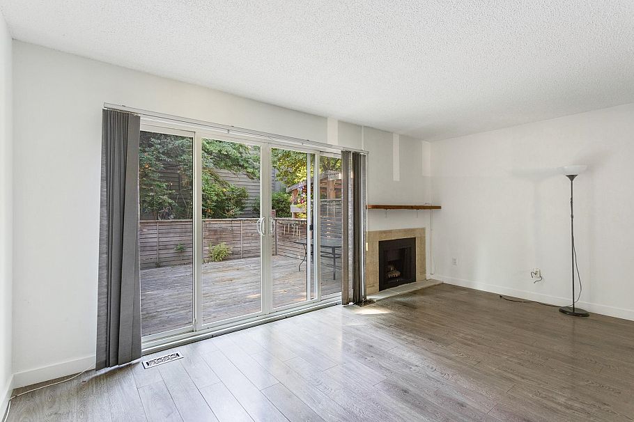 65 1930 Cedar Village Crescent North Vancouver, BC - 4