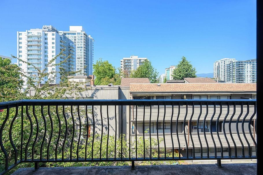 302 214 E 15th Street North Vancouver, BC - 22