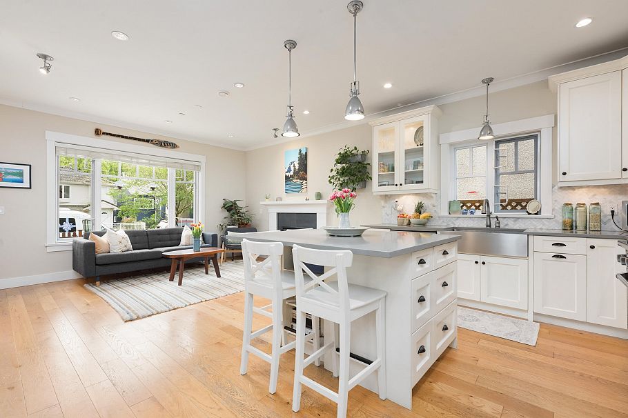 945 E 21st Avenue Vancouver, BC - 6