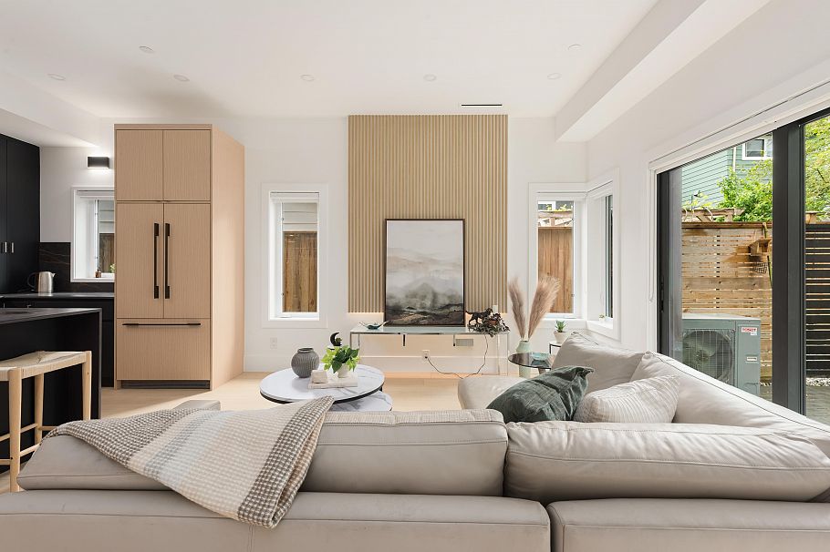 5 371 E 33rd Avenue Vancouver, BC - 6