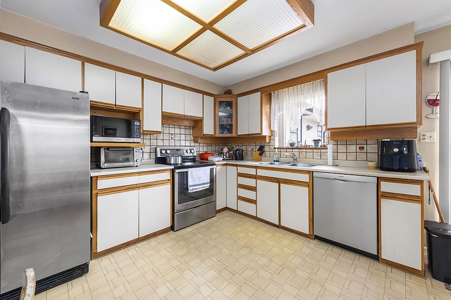 3481 Dieppe Drive Vancouver, BC - 2