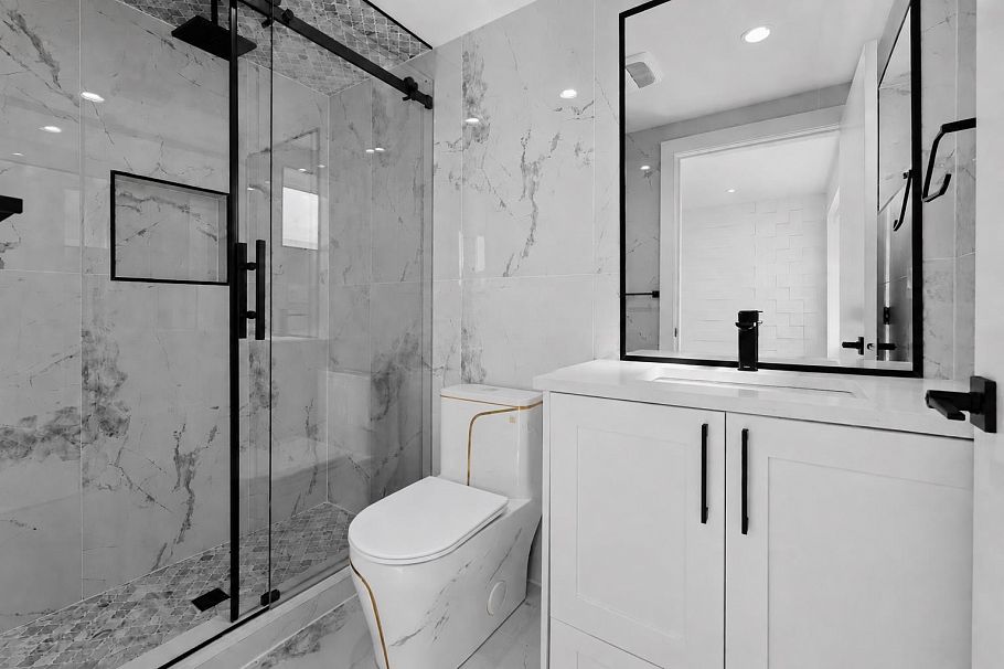 1 4463 Walden Street Vancouver, BC - 16