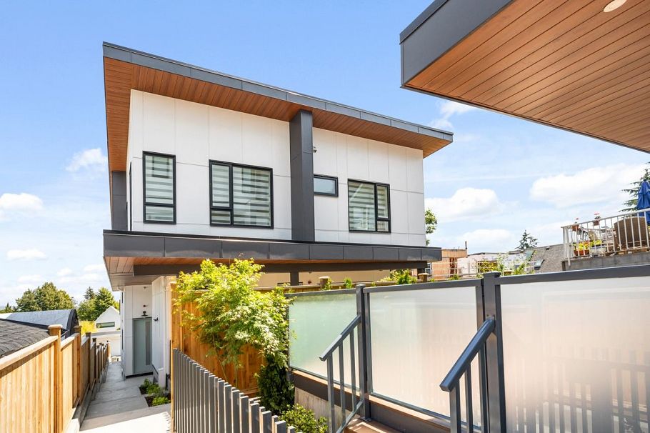 B 4258 Sophia Street Vancouver, BC - 2