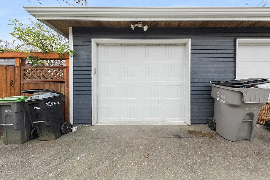 945 E 21st Avenue Vancouver, BC - 36