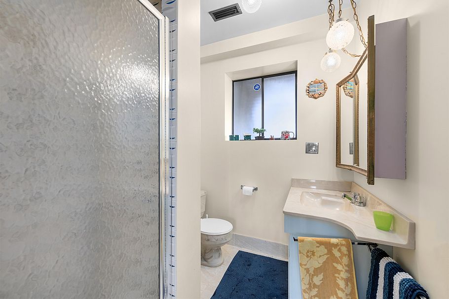 3481 Dieppe Drive Vancouver, BC - 23