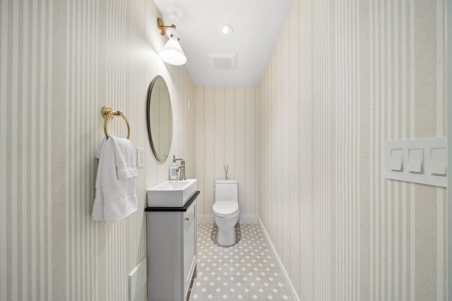 1 5819 Highbury Street Vancouver, BC - 6