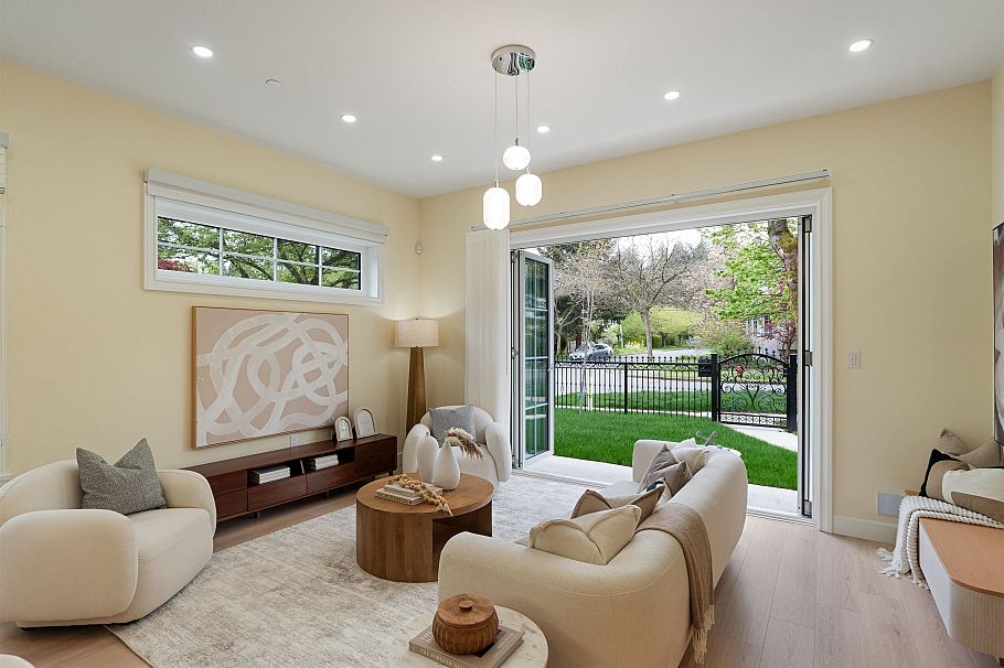 2 4503 W 15th Avenue Vancouver, BC - 20